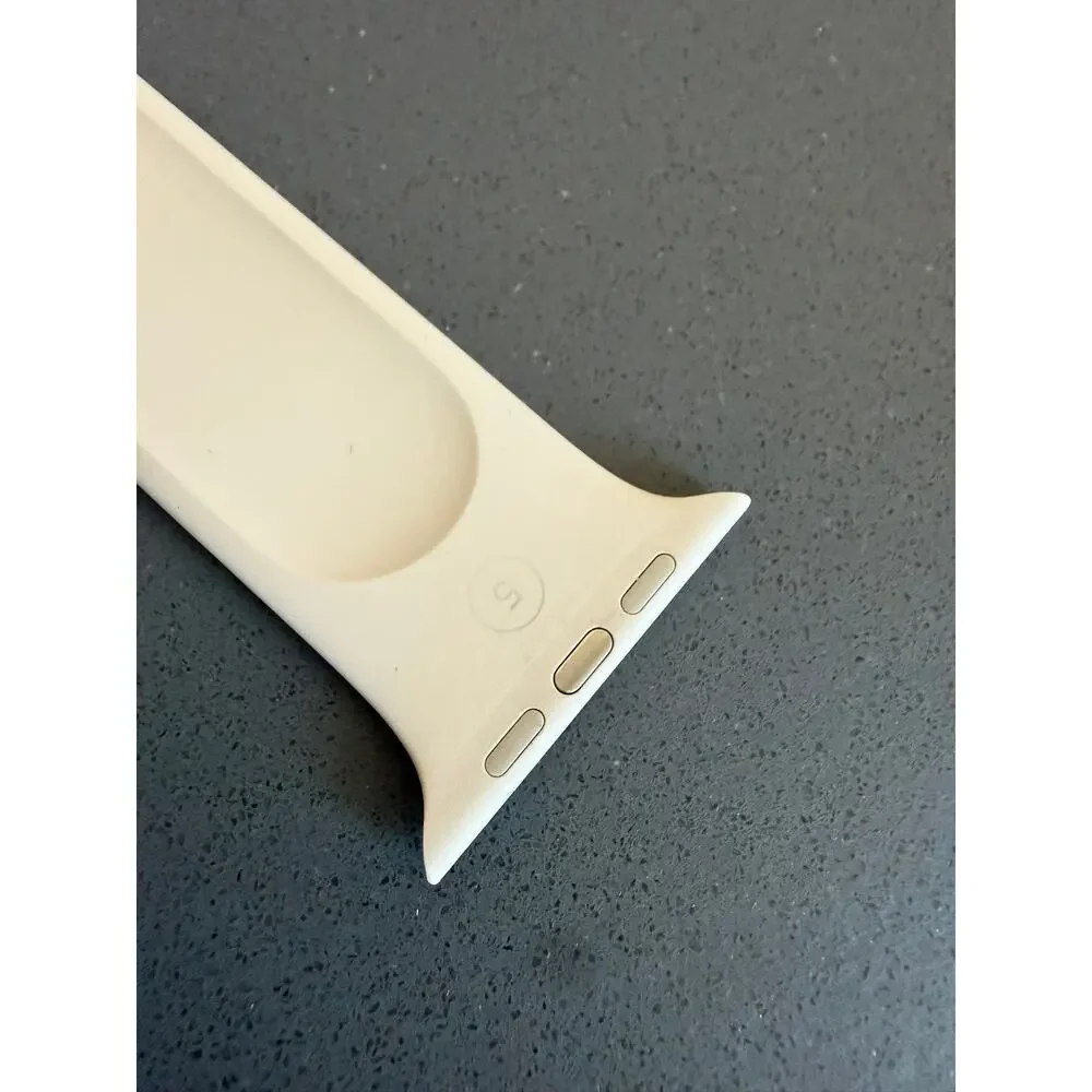 Apple Watch Solo Loop Band 45mm Starlight Beige Size 5 Silicone Strap